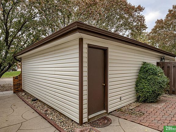 2nd image of 2918 Londonshire Ct