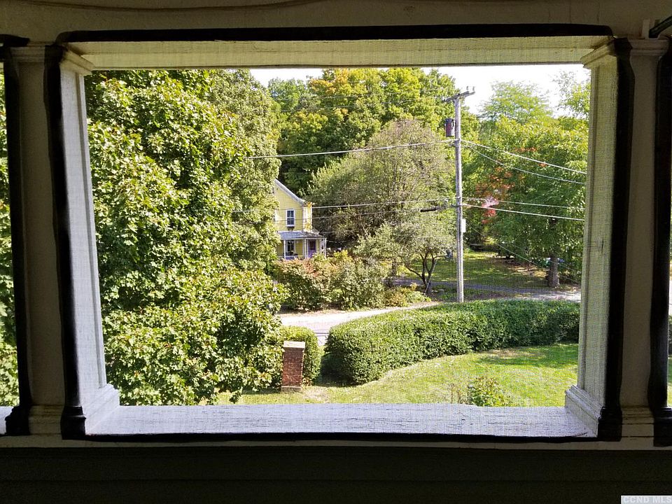 1st image of 20 Eagle St