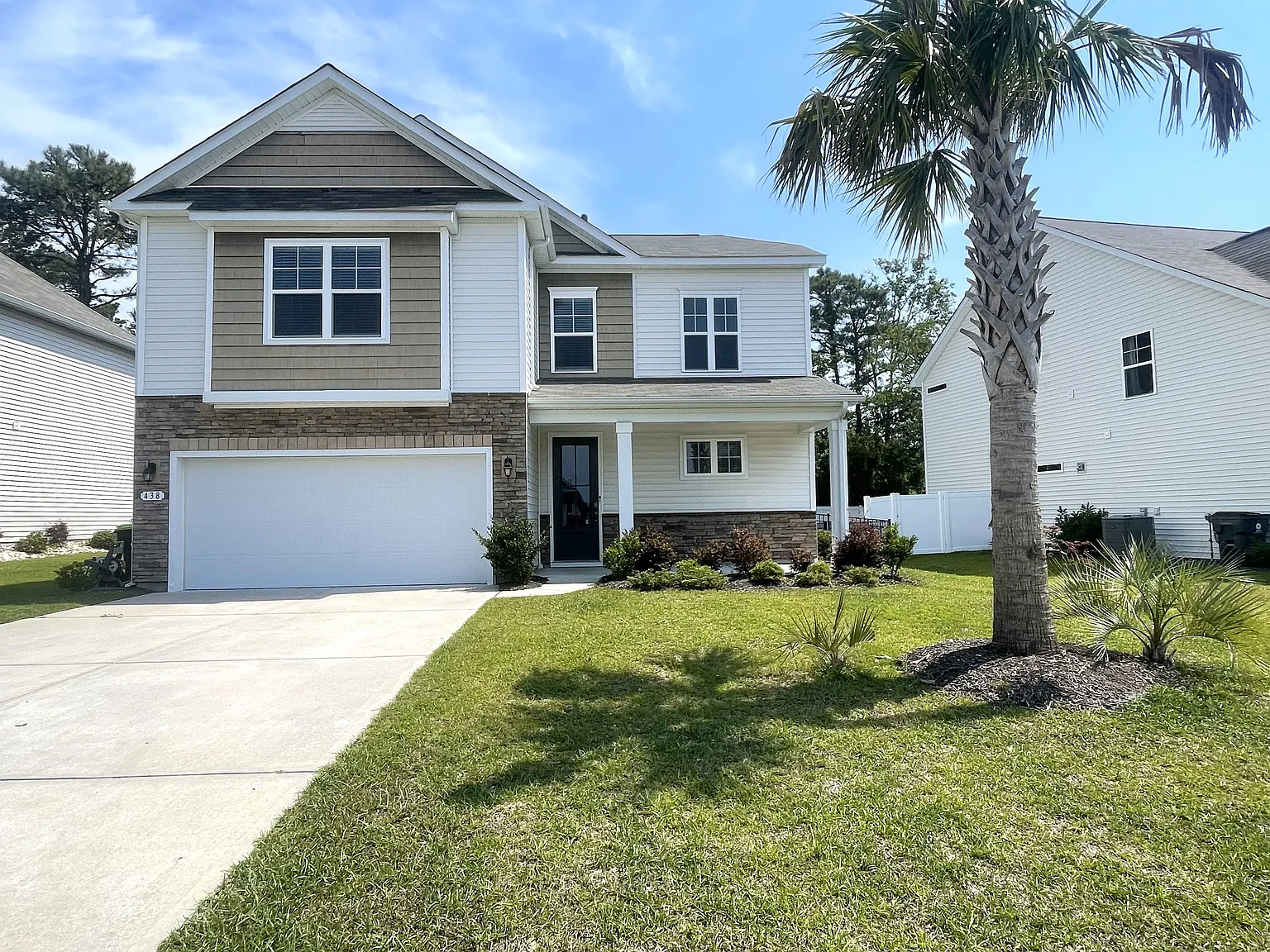4 bed, 2.5 bath, 2271 sqft, $2,425 — Photo 1