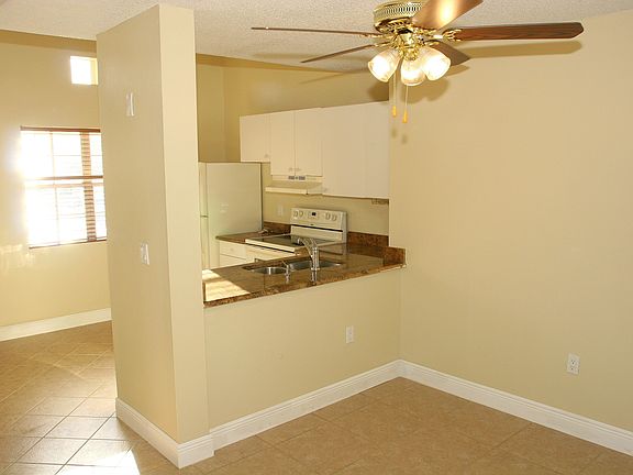 3rd image of 3419 Winkler Ave APT 502