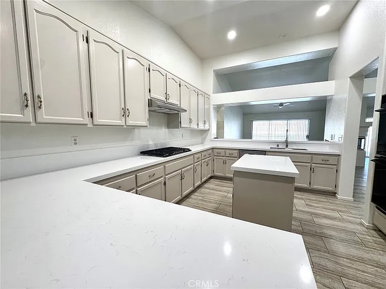 12789 Yorkshire Dr — Photo 9