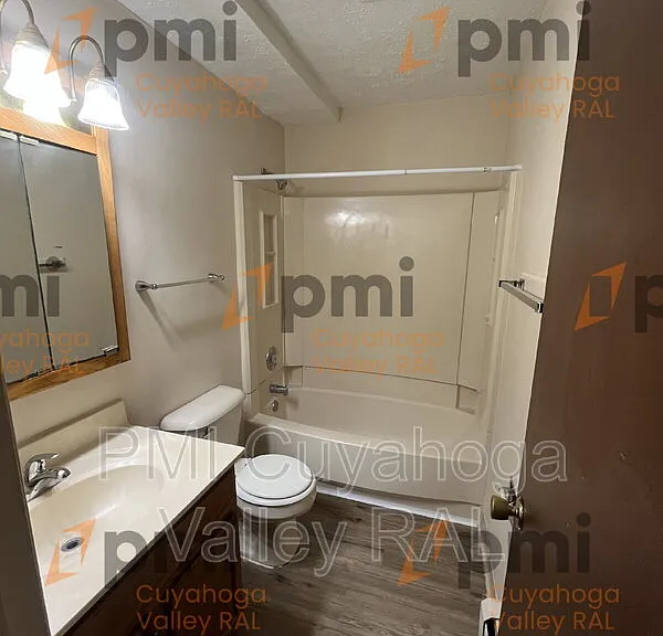 1588 Coventry St #7 — Photo 2