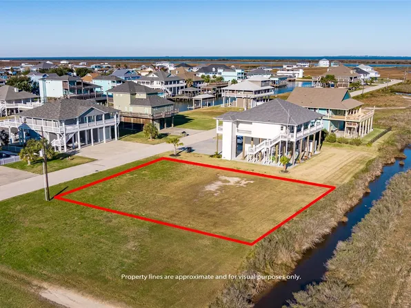 1170 Lagoon Dr, Crystal Beach, TX 77650