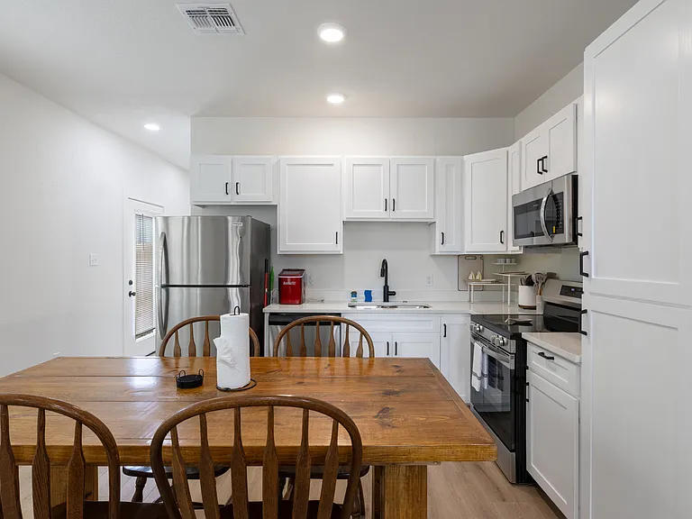 1012 Denver Blvd — Photo 35