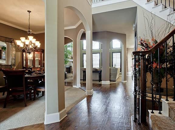 4th image of 11515 Clayton Ct