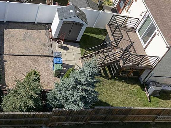 2nd image of 101 N Baile Close