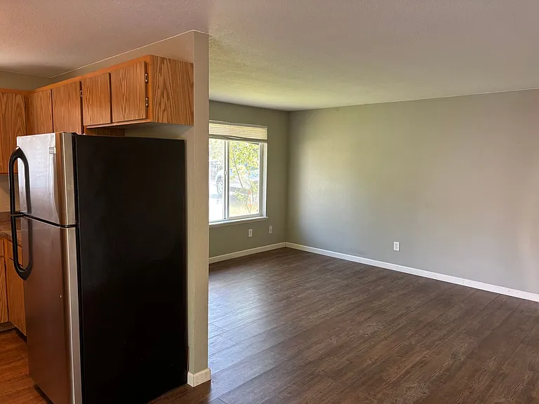 Hill St. Apartments — Photo 3