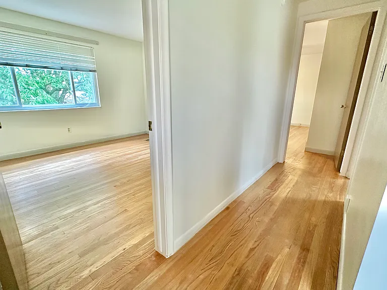 32307 Cambridge Dr — Photo 8