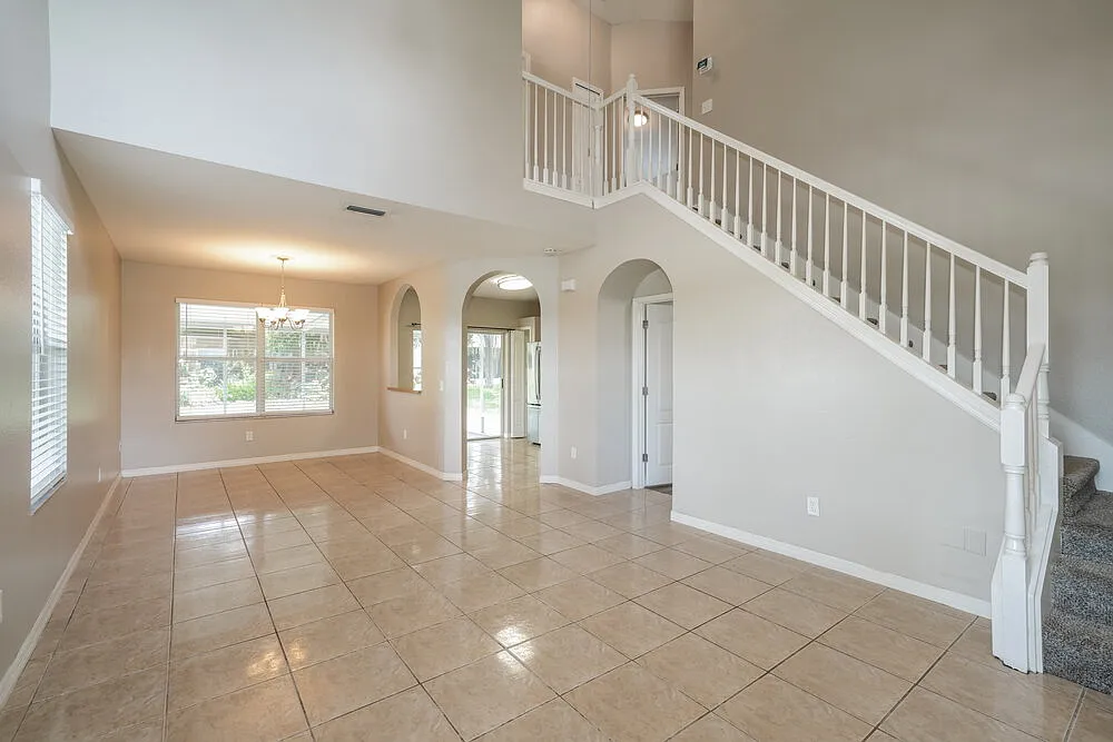 4 bed, 2.0 bath, 1488 sqft, $2,135 — Photo 4