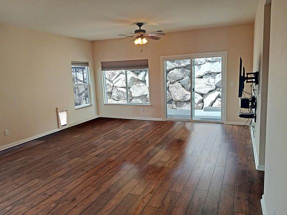3rd image of 665 Sun Mesa Dr