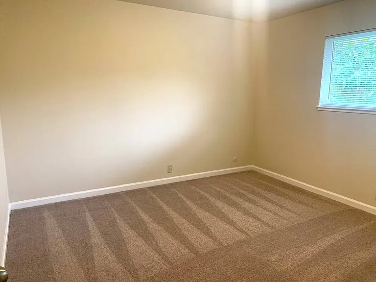 125 Ascot Ct #1 — Photo 7
