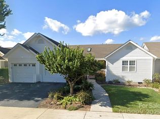 177 Charlestown Dr, Hendersonville, NC 28792