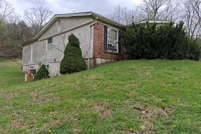 2nd image of 2090 Dorman Rd