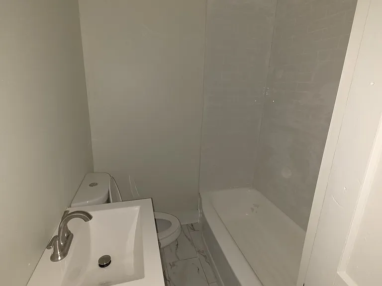 6200 California Ave — Photo 7