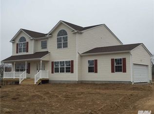 19 Sycamore Dr, East Moriches, NY