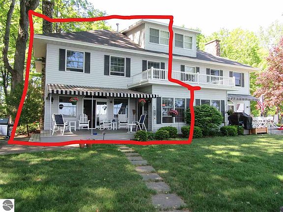 3rd image of 734 Ames St