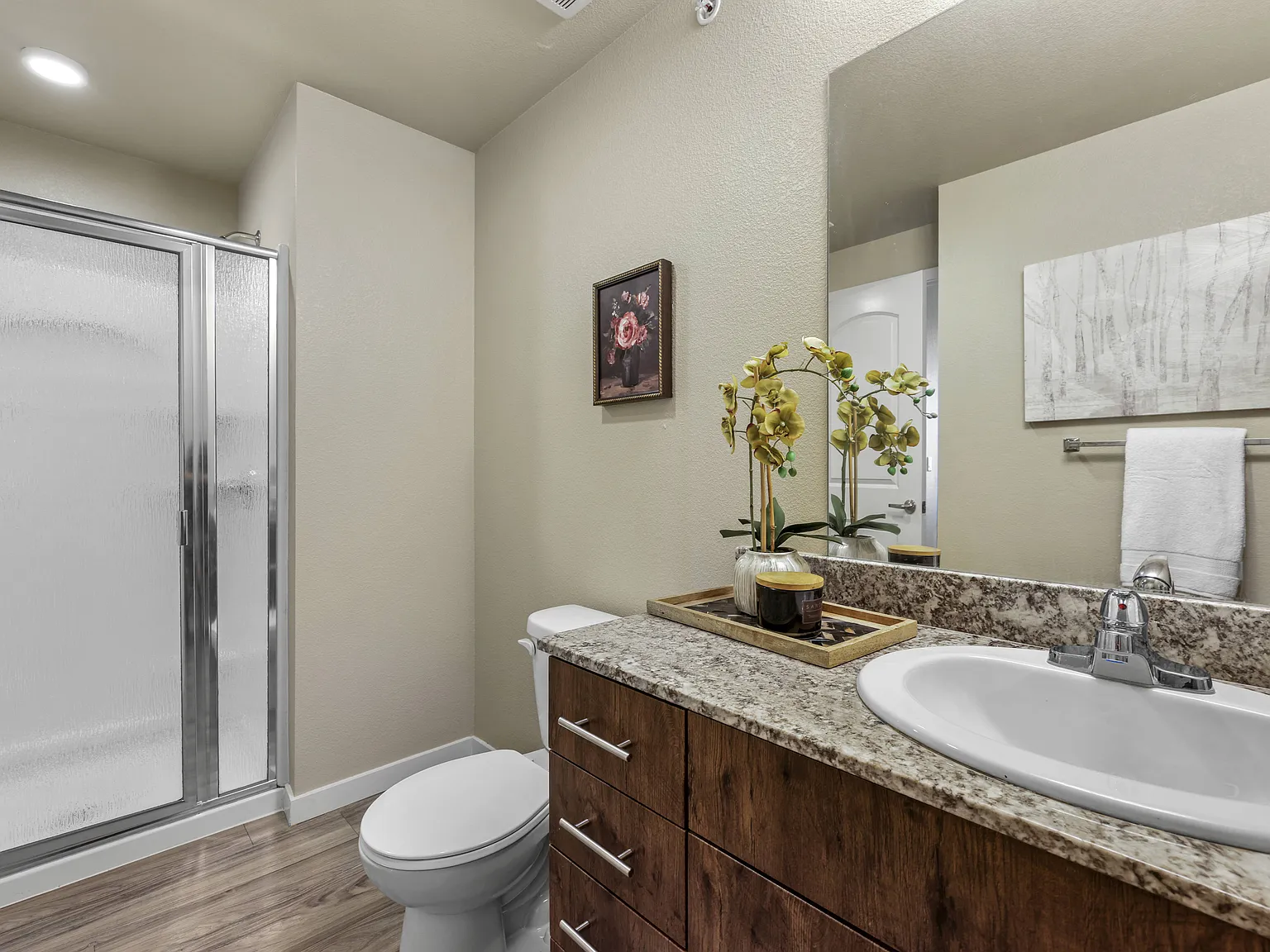 Kansas Apartments — Photo 4