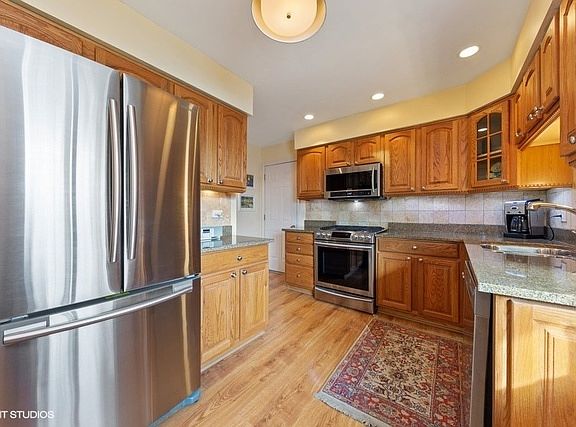 4th image of 2830 Stonewall Ave