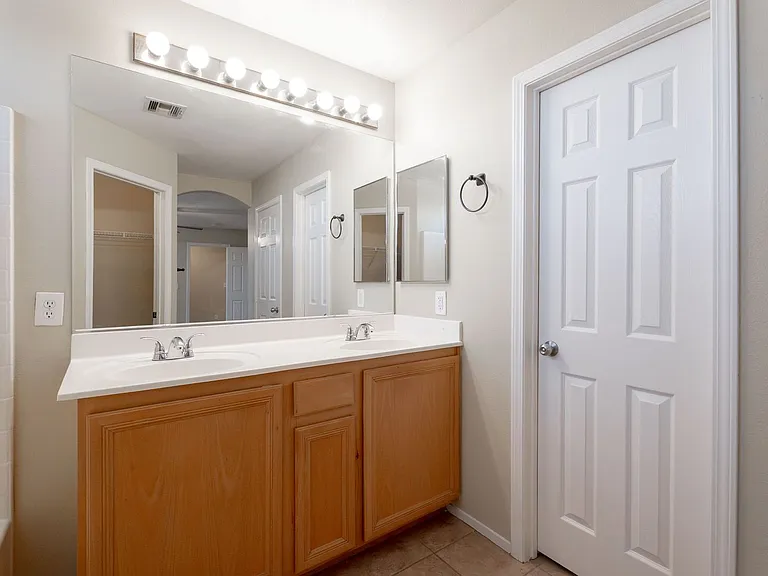 944 Saffex Rose Ave — Photo 19