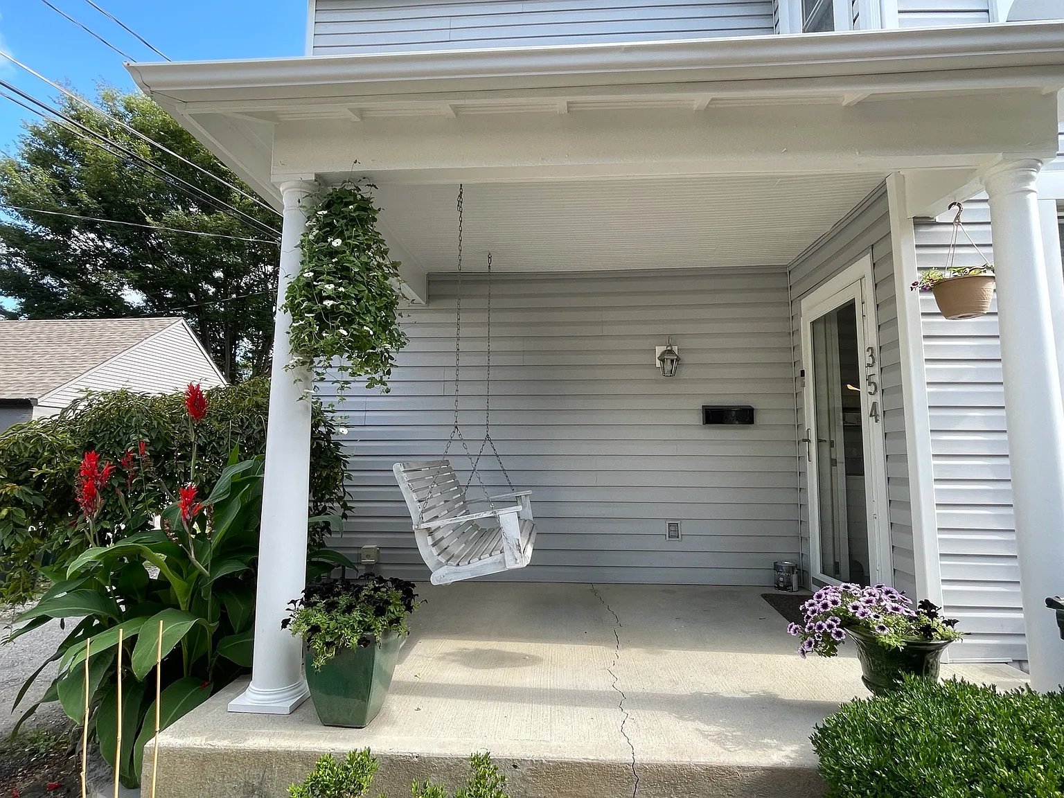 2 bed, 1.5 bath, 1164 sqft, $2,300 — Photo 2
