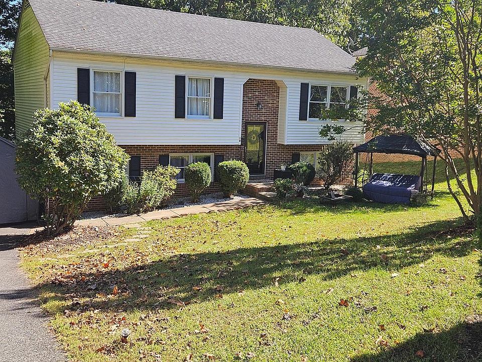 1st image of 18 Cherry Laurel Dr