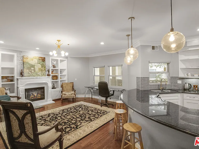 850 N Croft Ave #203 — Photo 11