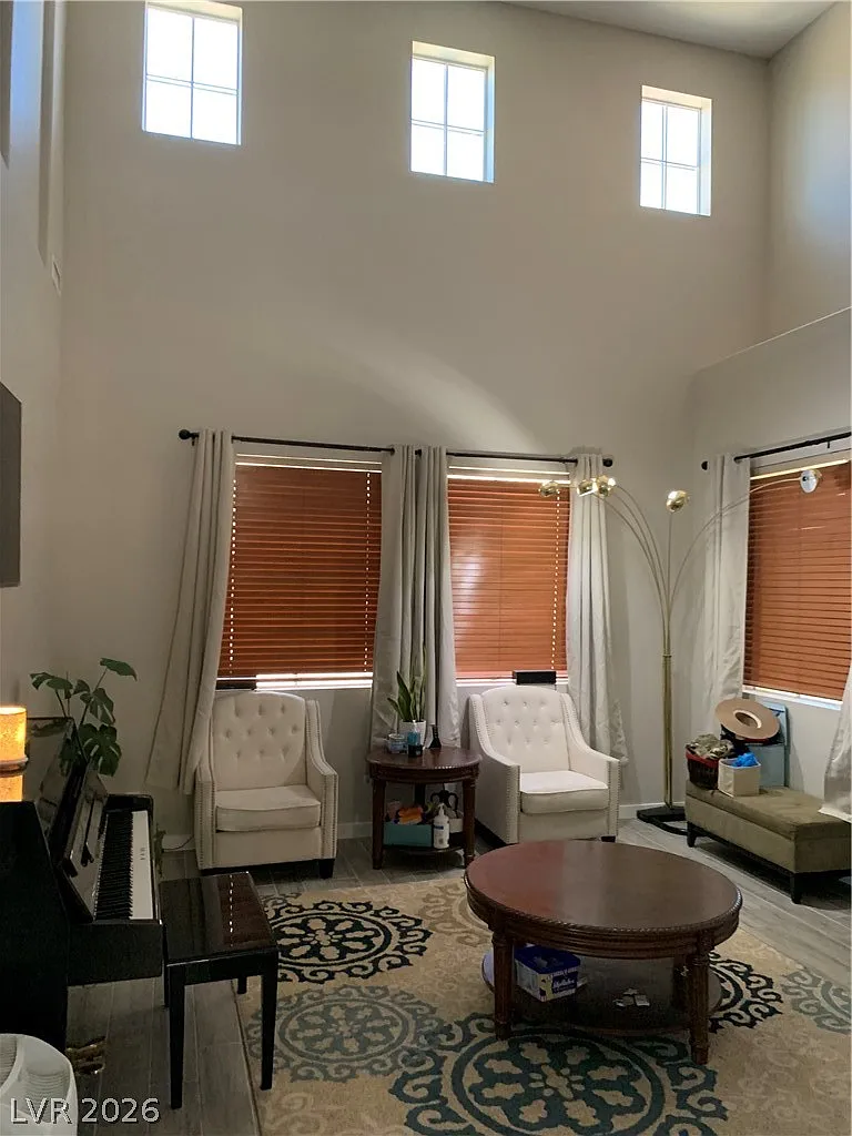5 bed, 3.0 bath, 3173 sqft, $3,450 — Photo 3