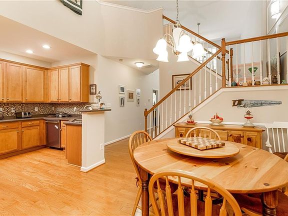 5th image of 1307 Bartlett Cir
