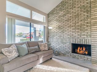 19951 Edgewood Ln, Huntington Beach, CA 92646