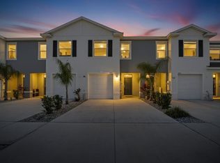 5055 Captain Davis Dr, Wimauma, FL 33598