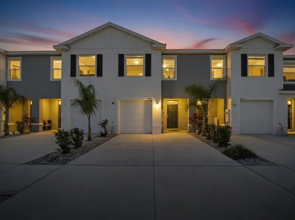 5055 Captain Davis Dr, Wimauma, FL 33598