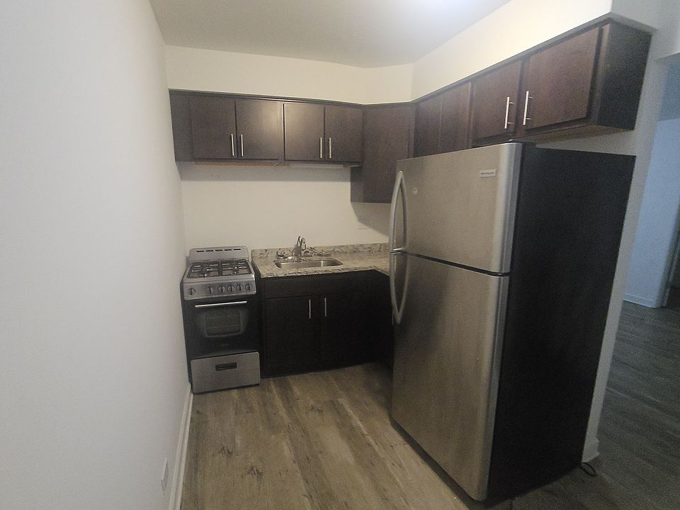 1st image of 6211 N Kenmore Ave APT 204