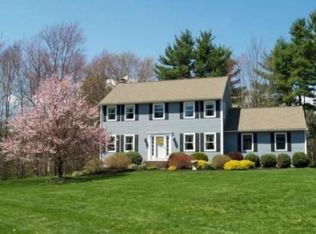 4 Country Club Rd, Sterling, MA 01564