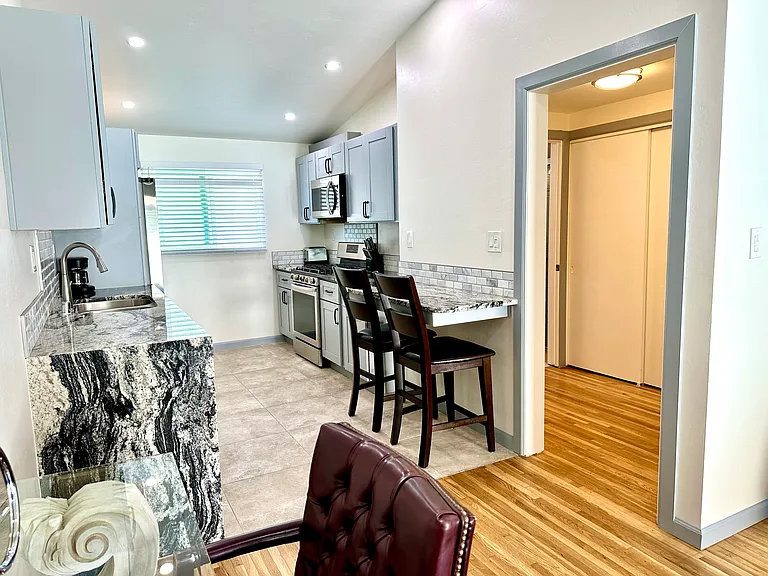 7670 La Jolla Blvd #7672 — Photo 8