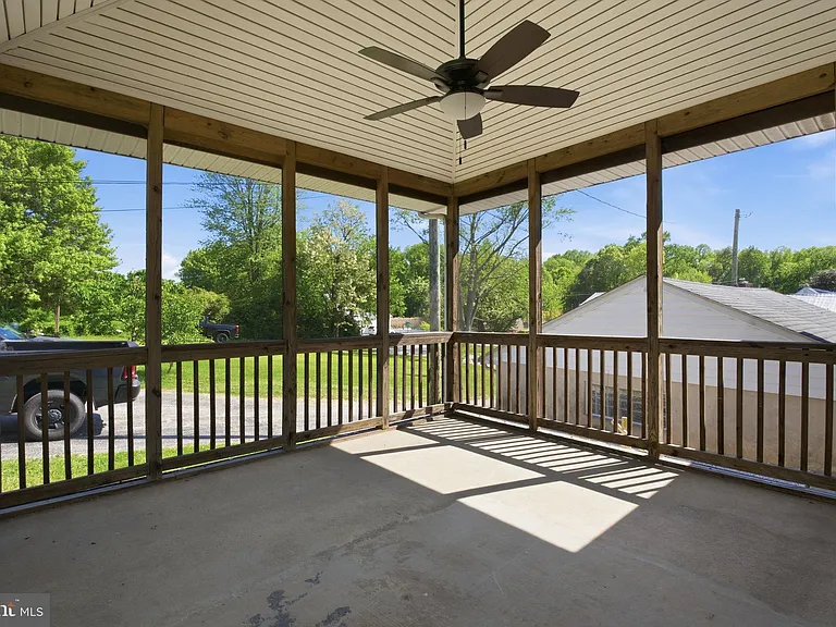 2301 Bayside Dr — Photo 31