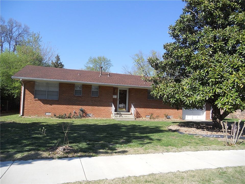 1st image of 611 W Will Rogers Dr