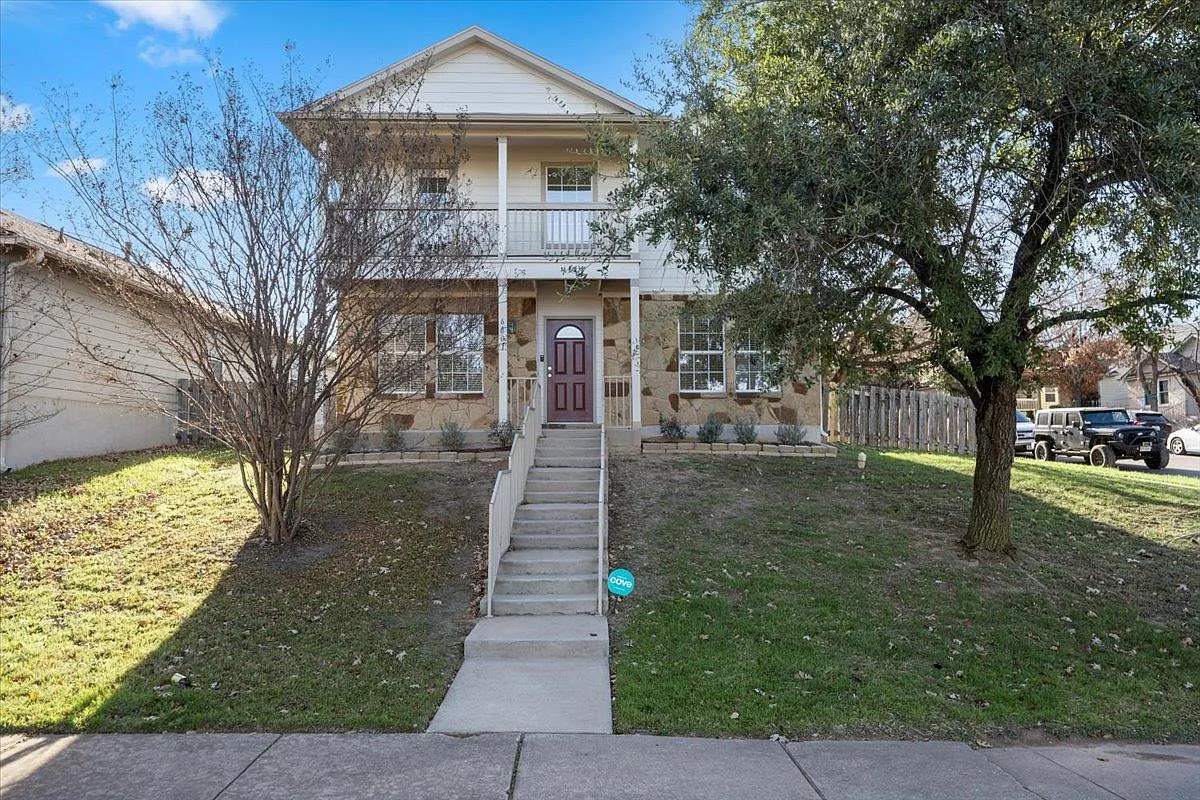 3 bed, 2.5 bath, 1569 sqft, $2,150 — Photo 2