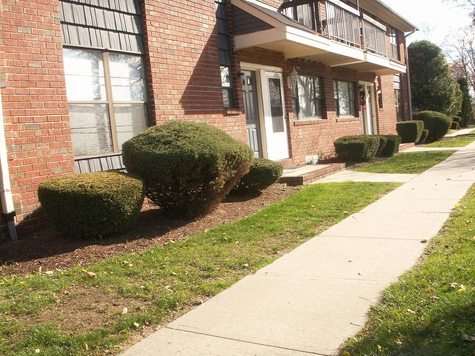 WINDING WOOD APARTMENTS — Photo 1