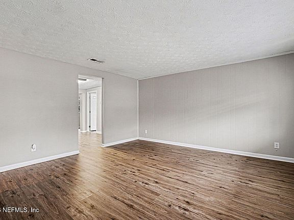 3rd image of 8417 BARRACUDA Road