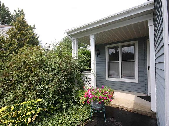 2nd image of 102 Stoney Creek Dr