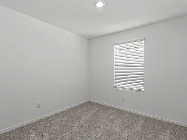 2209 Marshall Dr — Photo 7