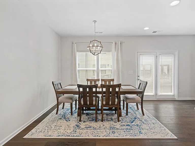 1527 S Church St — Photo 12