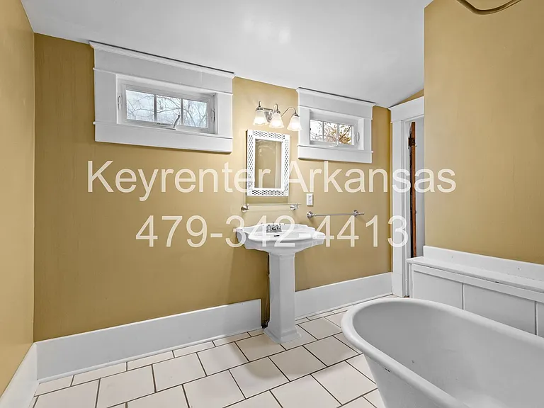 224 S Church Ave — Photo 18