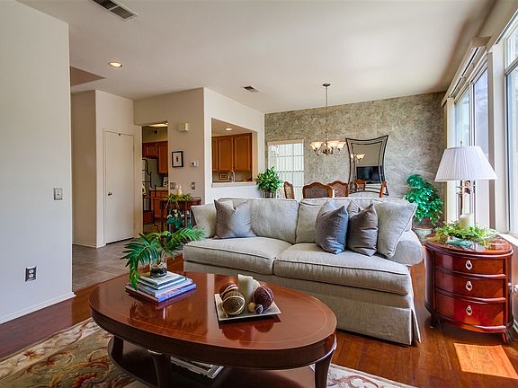 4th image of 10919 Creekbridge Pl