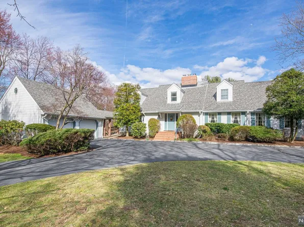 995 High Mountain Rd, Franklin Lakes, NJ 07417
