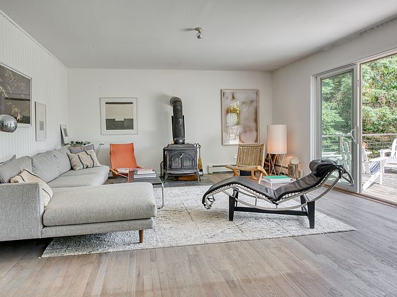 2nd image of 22 N Ferndale Pl