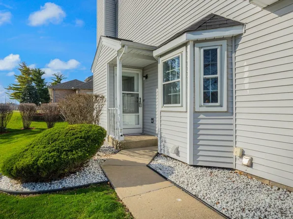 230 N Walnut St APT A, Bensenville, IL 60106