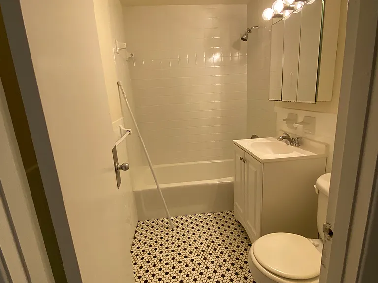 247 Main St — Photo 11