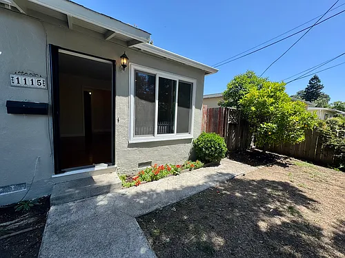 1115 Oliver St Photo 1