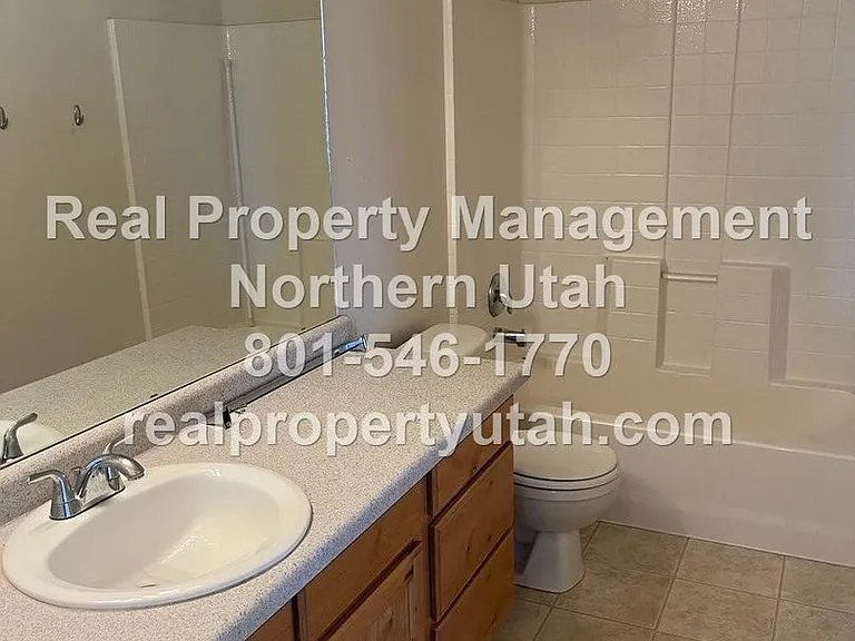 3120 W 525 N — Photo 8